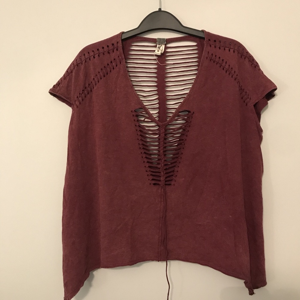 maroon cut out cap sleeve top
